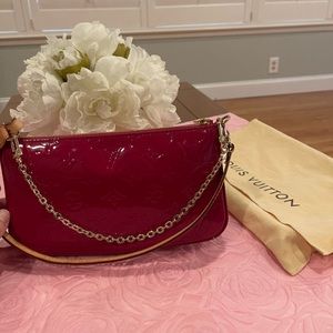 Louis Vuitton Vernis Pochette Accessoire NM